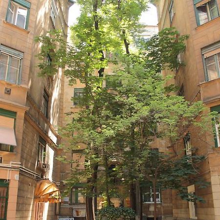 Elvis Guesthouse Budapest Eksteriør billede