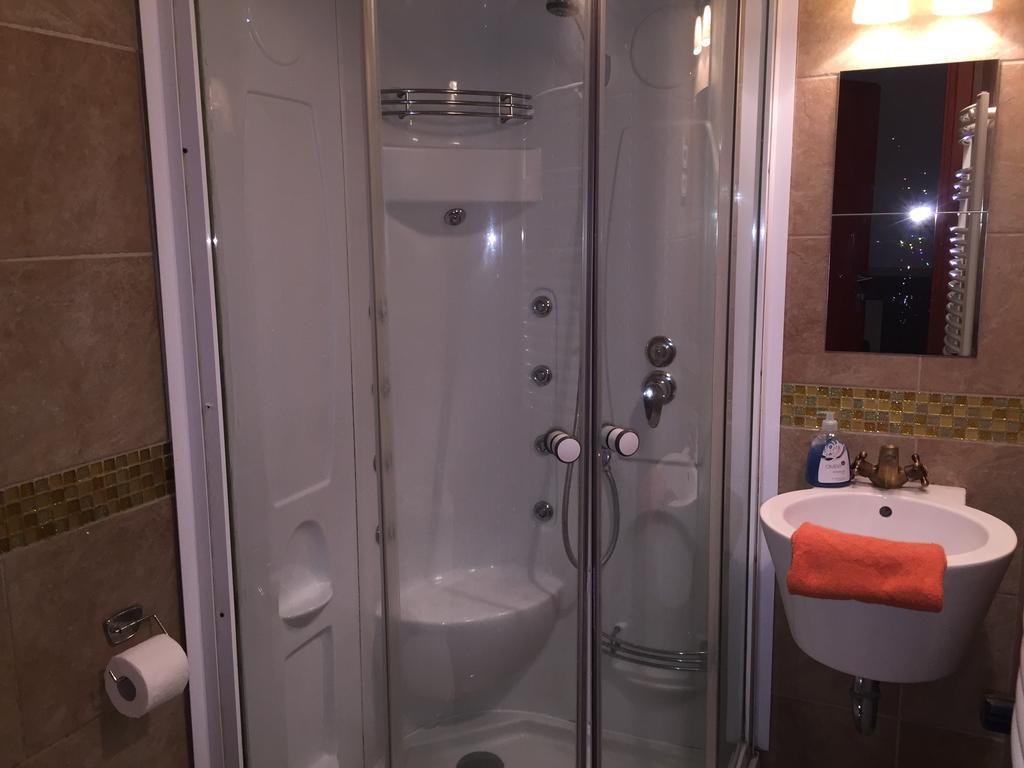 Elvis Guesthouse Budapest Eksteriør billede