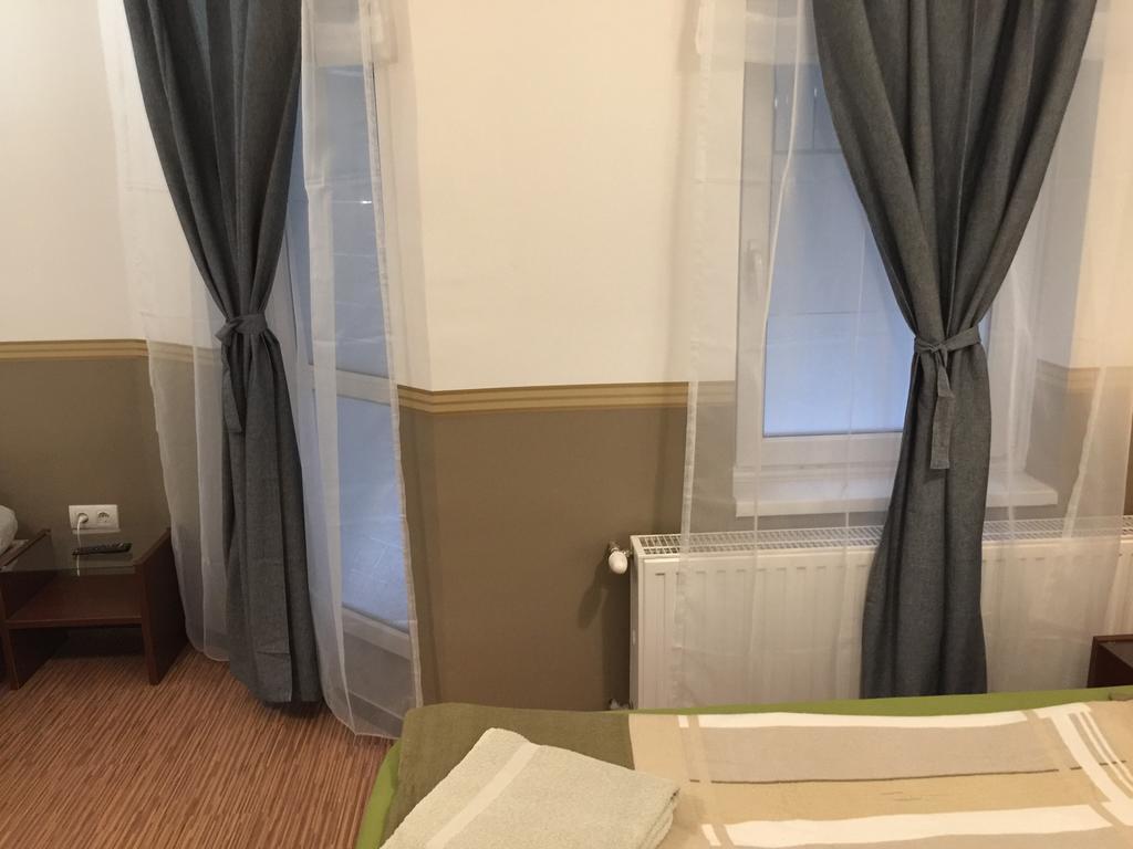 Elvis Guesthouse Budapest Eksteriør billede